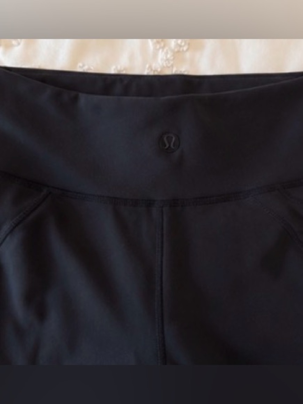 Lululemon Black Cropped Leggings | Size 6